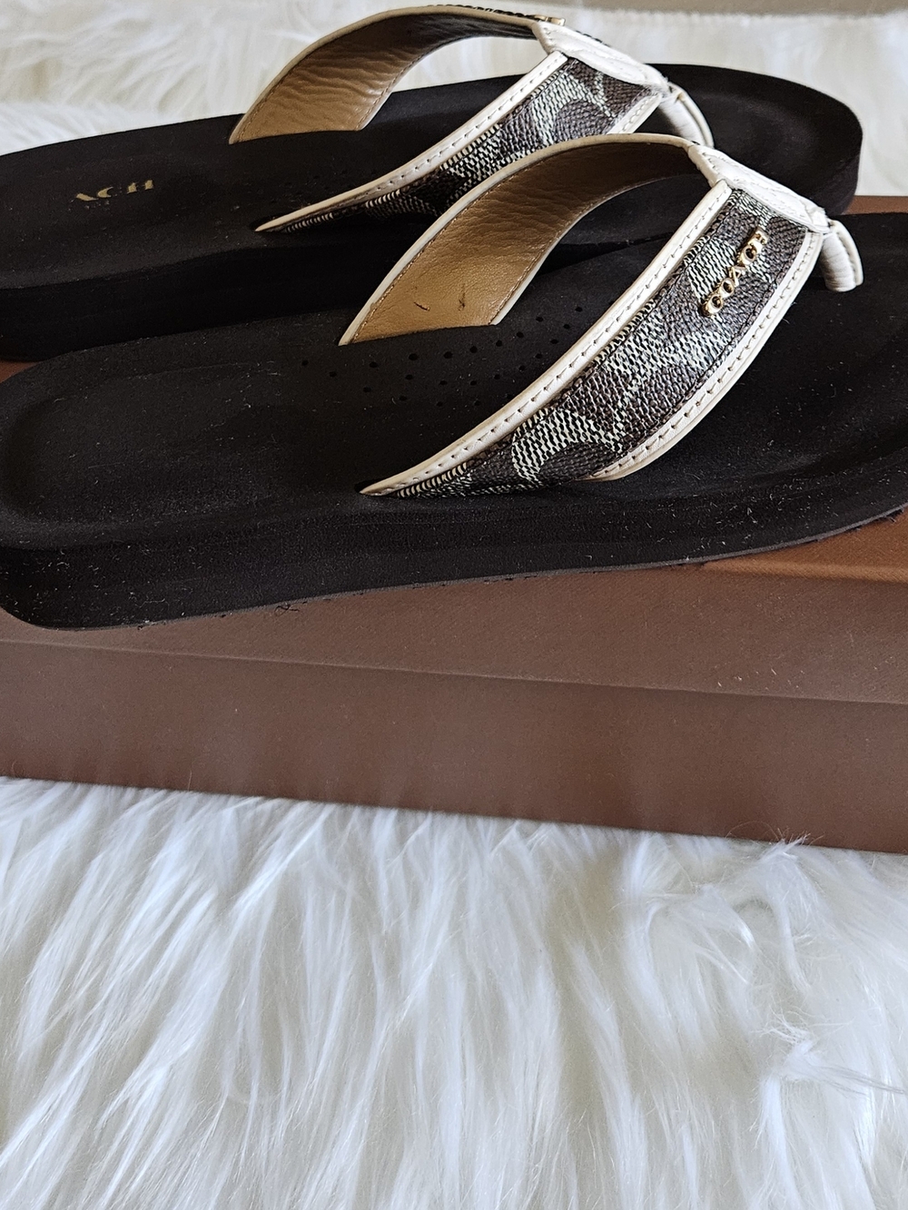 Coach Black Flip Sandals with Signature Jacquard Straps-Sz 8 EUC - Picture 3 of 11